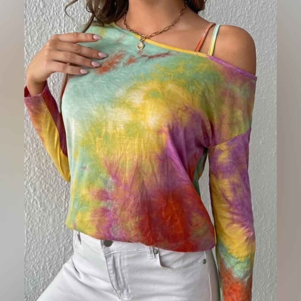Pretty tie dyed long sleeve T-shirt
